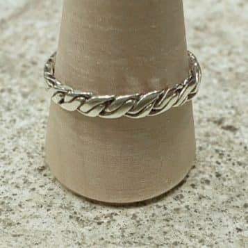 Helflätad silverring