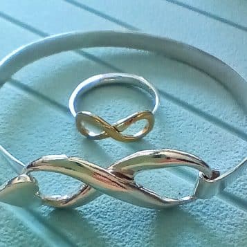 Armband evighetssymbol (ring ingår ej)